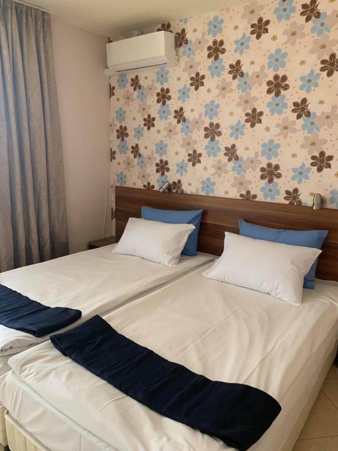 Семеен Хотел Брилянс - Family Hotel Brilliance Varna Extérieur photo