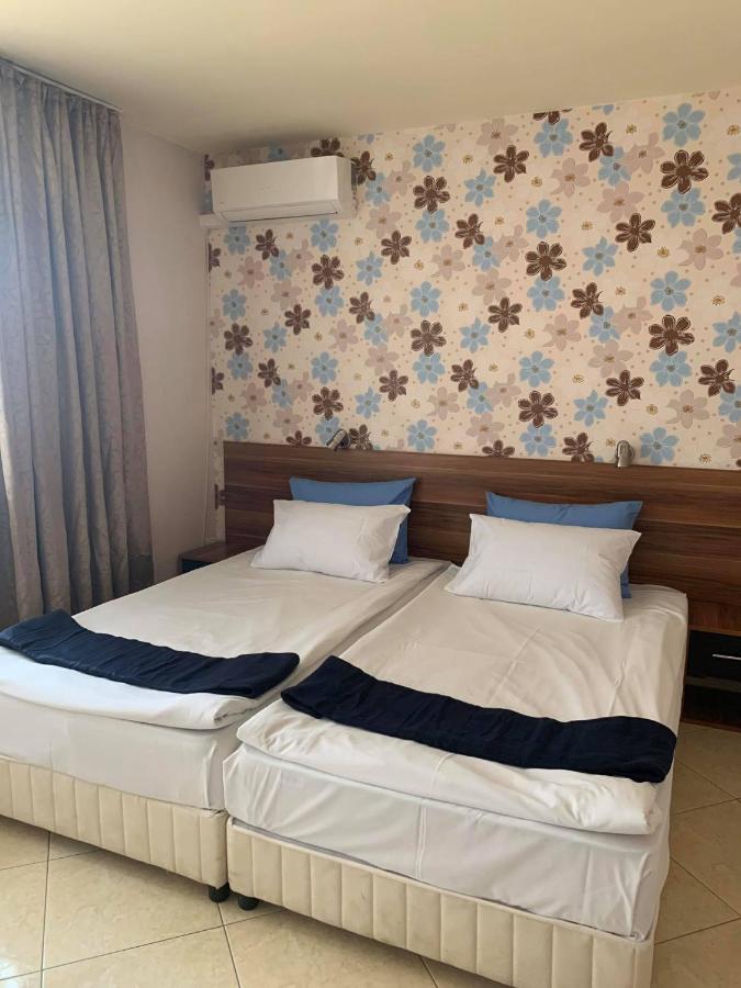 Семеен Хотел Брилянс - Family Hotel Brilliance Varna Extérieur photo