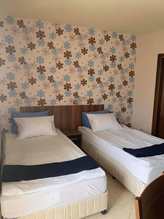 Семеен Хотел Брилянс - Family Hotel Brilliance Varna Extérieur photo