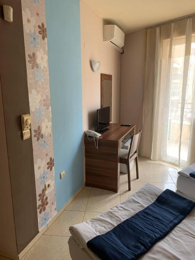 Семеен Хотел Брилянс - Family Hotel Brilliance Varna Extérieur photo