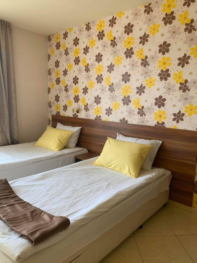 Семеен Хотел Брилянс - Family Hotel Brilliance Varna Extérieur photo