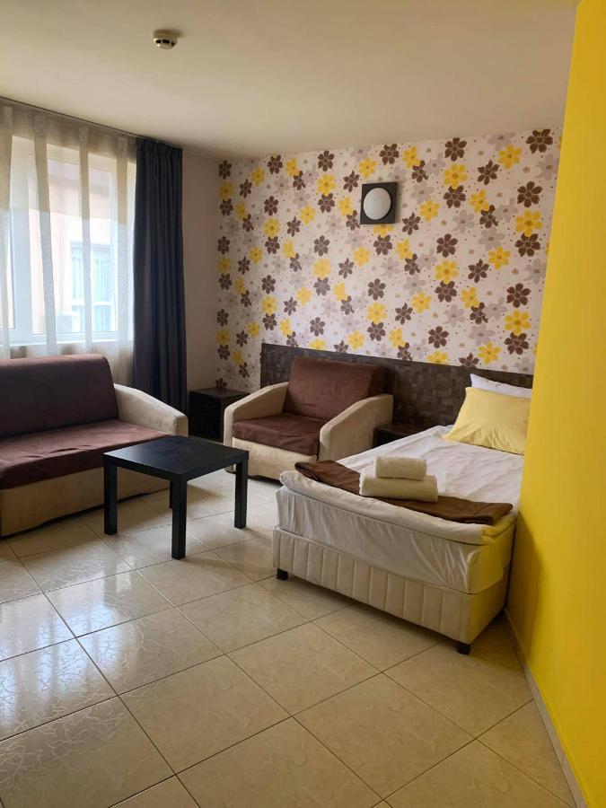 Семеен Хотел Брилянс - Family Hotel Brilliance Varna Extérieur photo