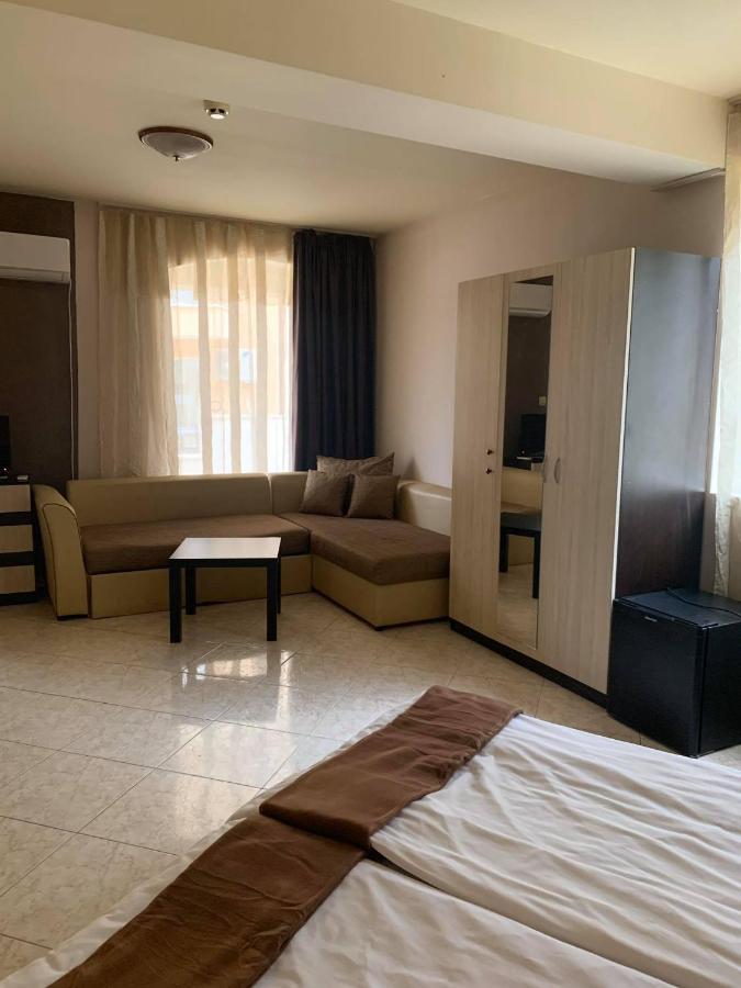 Семеен Хотел Брилянс - Family Hotel Brilliance Varna Extérieur photo