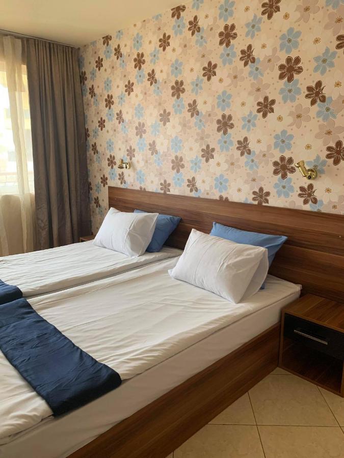 Семеен Хотел Брилянс - Family Hotel Brilliance Varna Extérieur photo