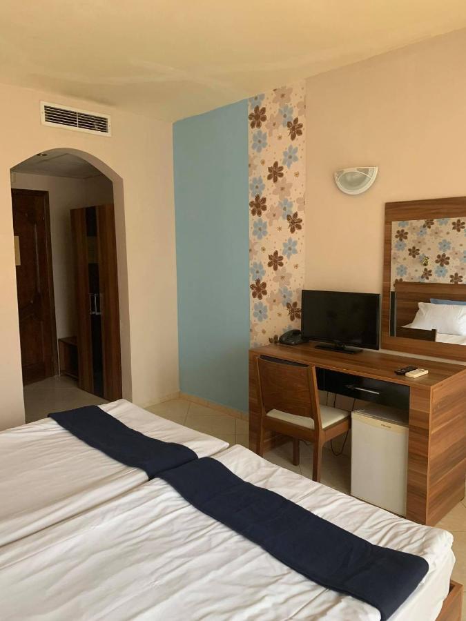 Семеен Хотел Брилянс - Family Hotel Brilliance Varna Extérieur photo